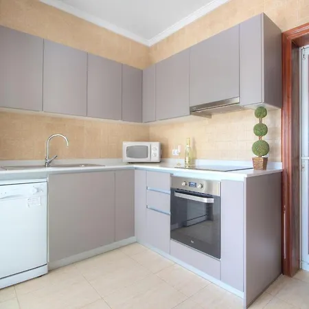 Playa Blanca Sleeps 7 With Pool And Wifi