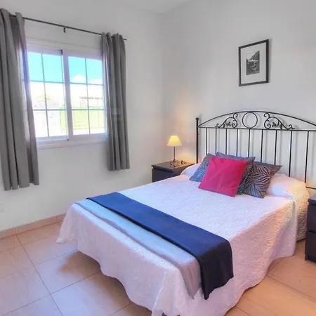 Playa Blanca Sleeps 7 With Pool And Wifi *